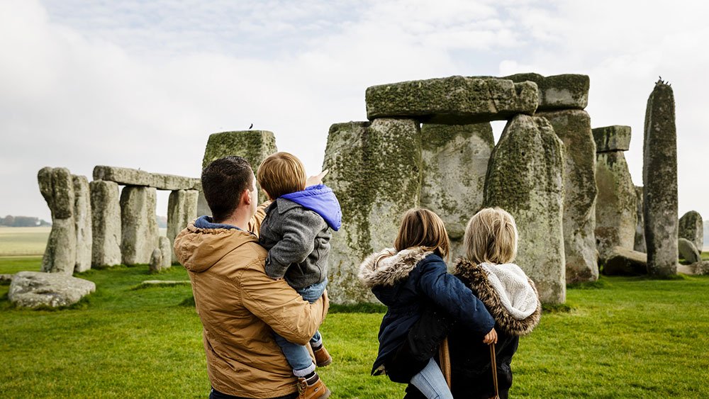 EH_Stonehenge's tweet photo. When Stonehenge was gifted to the nation 100 years ago it marked a major turning point in the way it was cared for. Setting in motion a programme of care and conservation for the monument and surrounding landscape which continues today #CharityTuesday https://t.co/0DEbTo8mw1 https://t.co/zFfzn2Fl9e