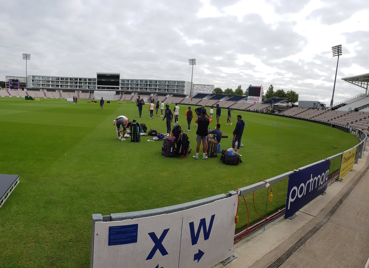 BCCI's tweet photo. Back at it ✌

#ENGvIND https://t.co/lRoRdZhZT0