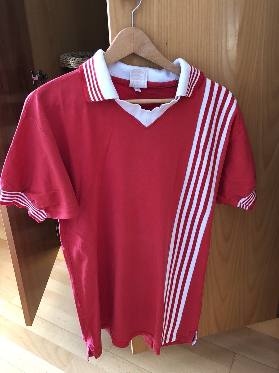 neiltaylor1970's tweet photo. @SteveArchibald8 suitable attire for a visit to the Camp Nou this afternoon? https://t.co/yVkgOU6sLk