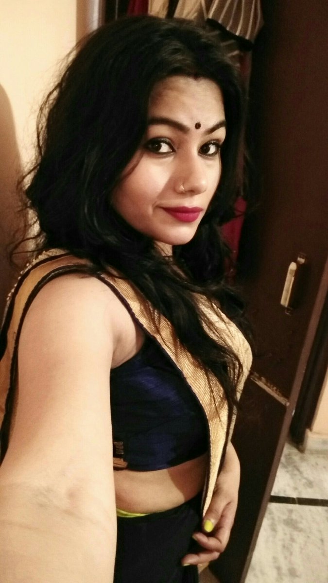 Sunaina_singhh's tweet photo. 👀💋
#eyes #saree #sareelover #familyfunction #sunainasingh https://t.co/wt7fKrj18g