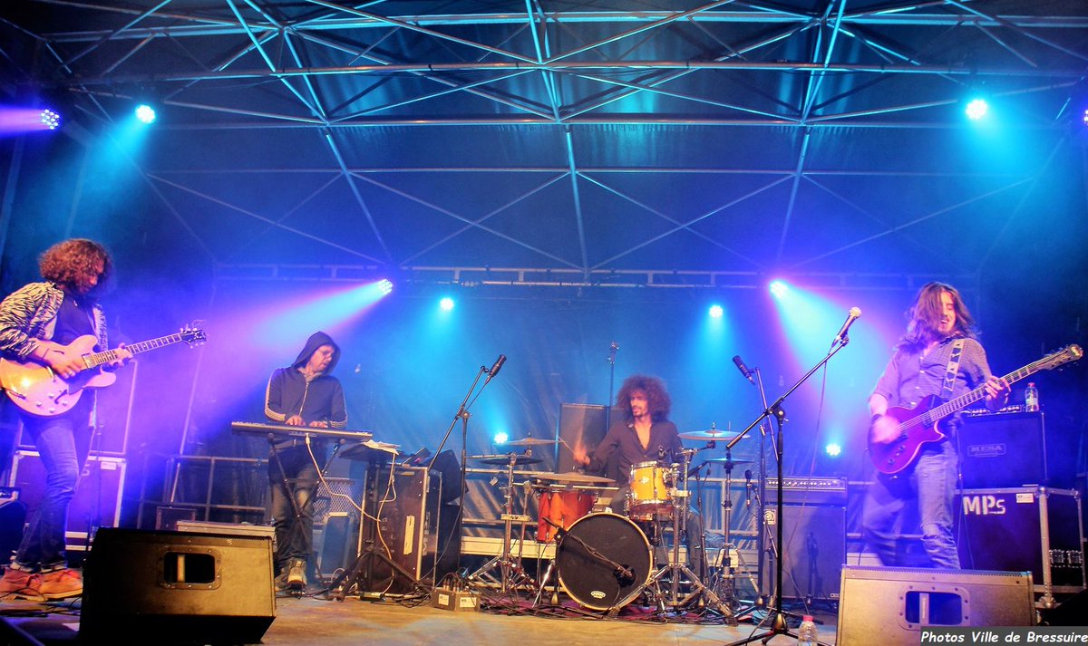 VilleDBressuire's tweet photo. #Terves a encore mis le #feu ! #TervesSEnflam ce samedi 25 août haut en lumières et musique ! #AnnéeDes4Eléments à #Bressuire Super #FeuDArtifice #FeuxDeLaSaintJean #rock #ska #LesCaméléons #UnCut #PrettyHelmets ALBUM-PHOTOS ici : https://t.co/nrjya4AzLI https://t.co/cQnCyKkjiB