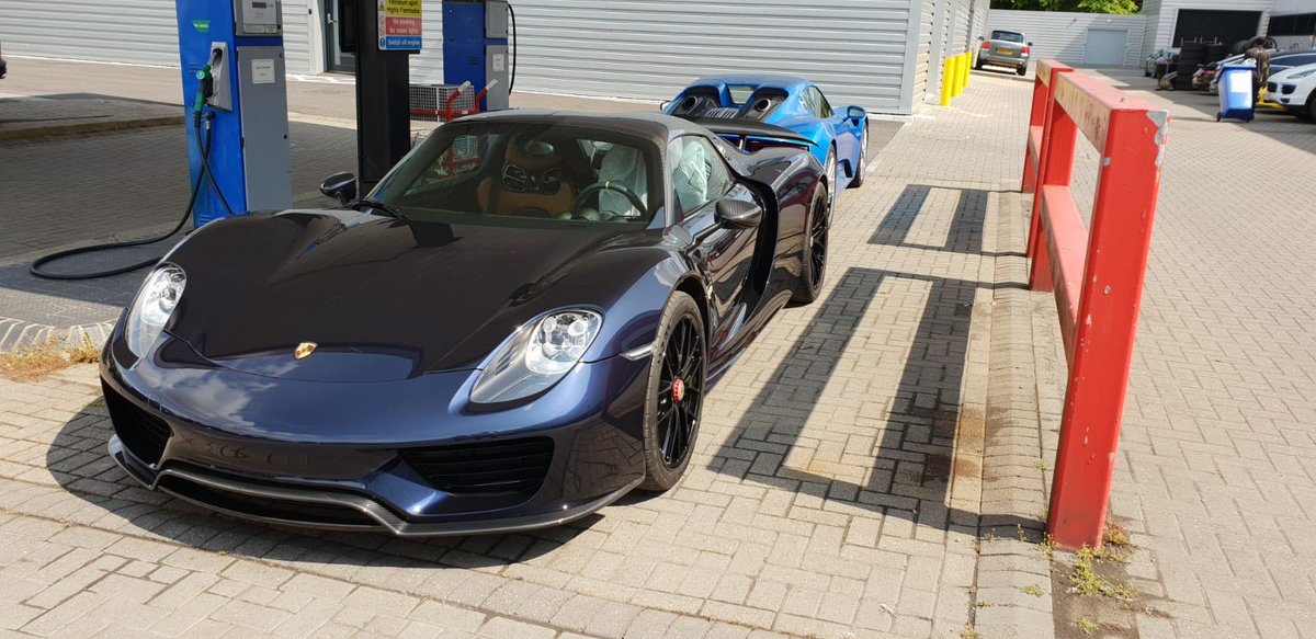 PorscheRetail's tweet photo. Back-to-back #918Spyder 👌

At Porsche #CentralOperations #PorscheCentralOps https://t.co/seLCHzIKsW