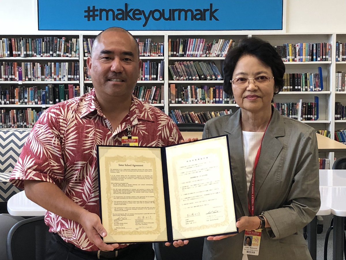 DerrickTsuruda's tweet photo. A great day of cultural exchange was shared w/ our Sister-School from Sera Town, Japan. From playing the ukulele to folding origami, a good time by all. The visit was commemorated by renewing the exchange agreement. @NVMSLancers #globalvillage #buildingrelationships #bethechange https://t.co/lE9xQAF1fE