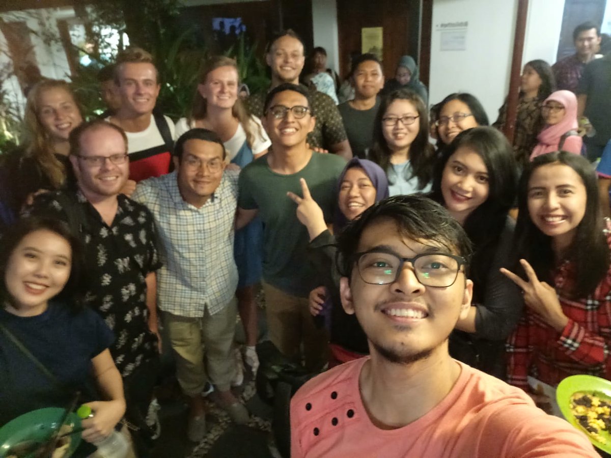 Dragophonix's tweet photo. I had an amazing time at the dutch pancake event in Surabaya at the weekend. Making lots of new friends 🙂 https://t.co/lgwBvlUiSm
