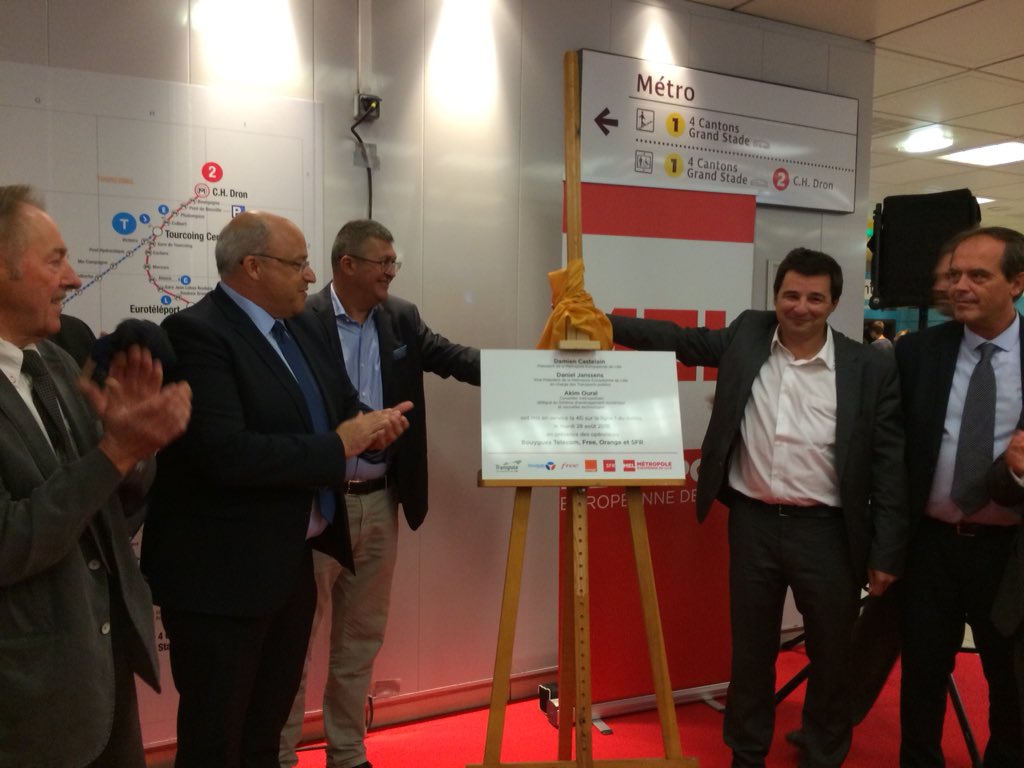 MetropoleLille's tweet photo. Lancement de la #4Gligne1Transpole dans le métro. Speed test en live du réseau et ça marche! La @MEL_Lille modernise votre réseau. Pour une métropole connectée #hautdébit #confort. @OURALAkim #DanielJanssens @transpole_actu @OrangeHDF @bouyguestelecom @free @SFR https://t.co/a22rBFTrxv