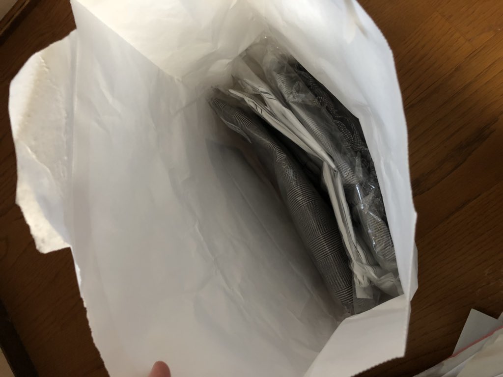 Lidnm潰す 朗報 この間 Lidnm で半額セールやってたから買ってみたんですよー は なにこの梱包 メルカリでももっとしっかりとした梱包してくれるよ 人によるけど 入れ方汚いしダンボールくらい使えやクソ