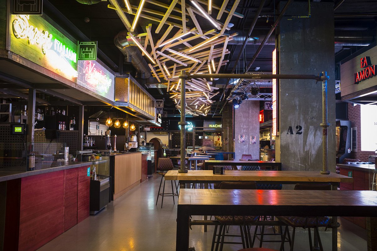 ¿Aún sin plan para hoy? ¡Pues entonces aquí lo tienes! <a href="/marketbarcelo/">Food Market Barceló</a> y sus increíbles propuestas ya te están esperando.
#foodmarketbarcelo #mercadobarcelo #madrid #españa #gastronomia #placeres #food #comida #tapas #musica #thebestoftheday #smile #enjoy #ocio #diversión