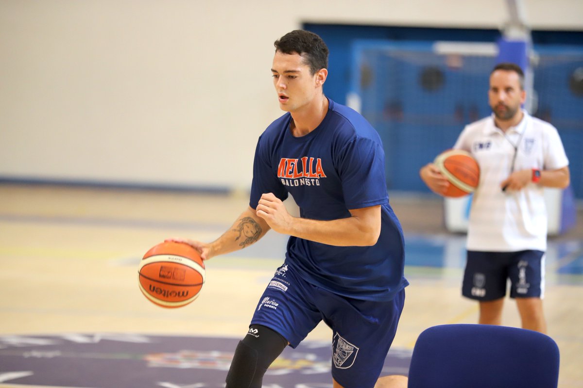 melillabcto's tweet photo. 🏀 PRETEMPORADA | Esta mañana el equipo ha completado la tercera sesión de esta pretemporada. 

Tecnificación en pista y gimnasio ha sido el trabajo que han llevado a cabo nuestros chicos.

Esta tarde volvemos a las 19:00 horas 

➡️ https://t.co/xs86Y1YoKt

#somosmelilla https://t.co/FCa8l470n0