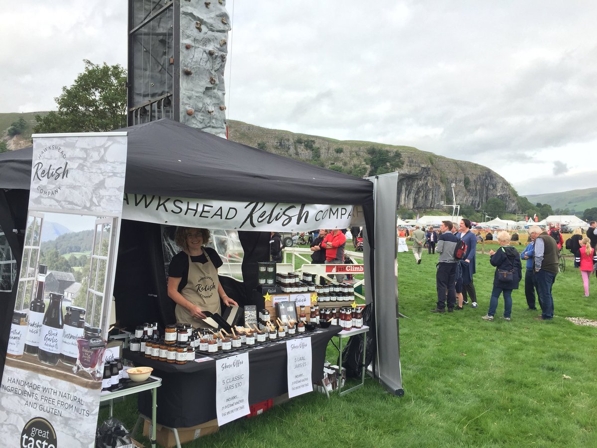 Crackin’ day out #kilnseyshow - come join me and @AnneAtRelish for great @hawksheadrelish show offers and try #blackgarlicketchup #yorkshiredales #countryshow #summer18