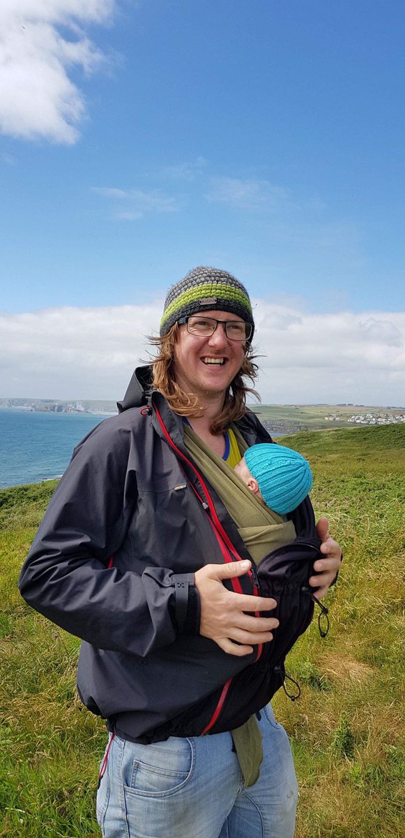 zipusin's tweet photo. Are you an #outdoorfamily who love #hiking and #exploring the #greatoutdoors? Keep doing what you love throughout #pregnancy & #babywearing in a coat you love with #ZipUsIn expander panels! #lifehack https://t.co/23Kjl5DXsJ
