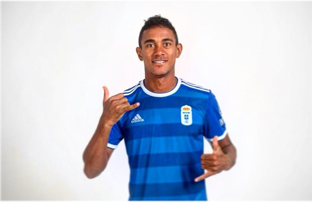realoviedopanam's tweet photo. Interesados en tener la camiseta de @yoelbar23 en Panamá nos pueden escribir un correo a realoviedopanama@gmail.com para enviarles los detalles. #YoelBarcenas #Panamá #RealOviedo #SomosLaSele #MareaRoja https://t.co/AlNYF9mlWZ