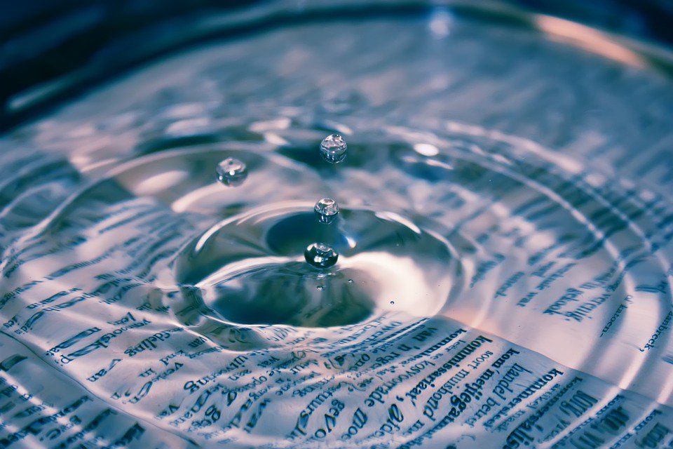 MaximizarEC's tweet photo. Como gotas de lluvia en un aguacero, así llegan ideas y pensamientos a nuestra mente a cada instante, generando gran ruido interior. Aquietar la mente libera espacio, ayuda a centrar y enfoca nuestra energía. 
#LiderazgoConsciente
#crecimientopersonal https://t.co/jvg2r6ZBFJ