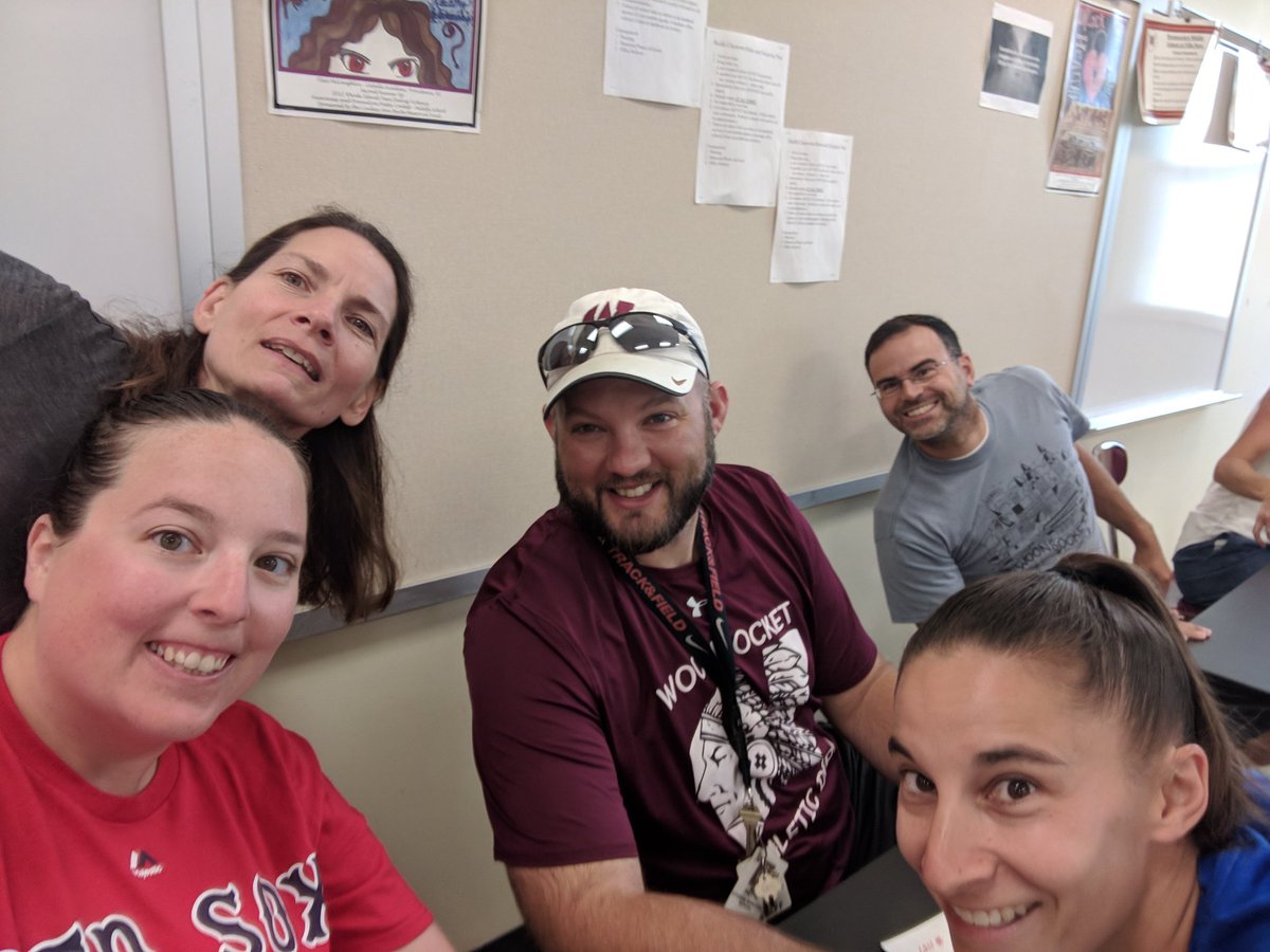 SpurrHPE's tweet photo. Specialists are ready to learn @wednovans #gonovans @letsthrowfar200 https://t.co/BJsahoRlNP