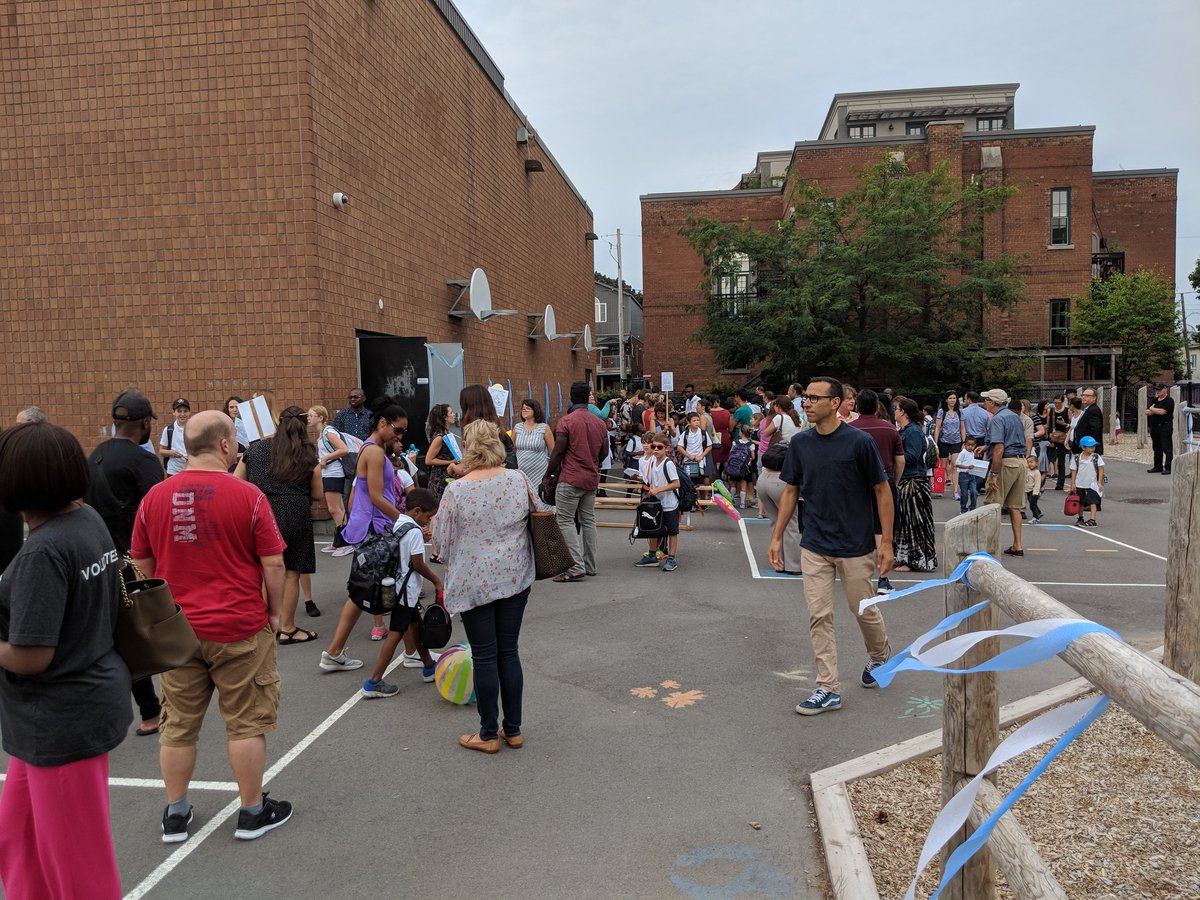 C'est la rentrée scolaire à l'<a href="/ecolecatholique/">CECCE</a> <a href="/sfacecce/">Ėcole SFA</a> Les enfants tout comme les parents sont bien excités par ce grand jour tant attendu! #Rentree2018 #RentreeCECCE