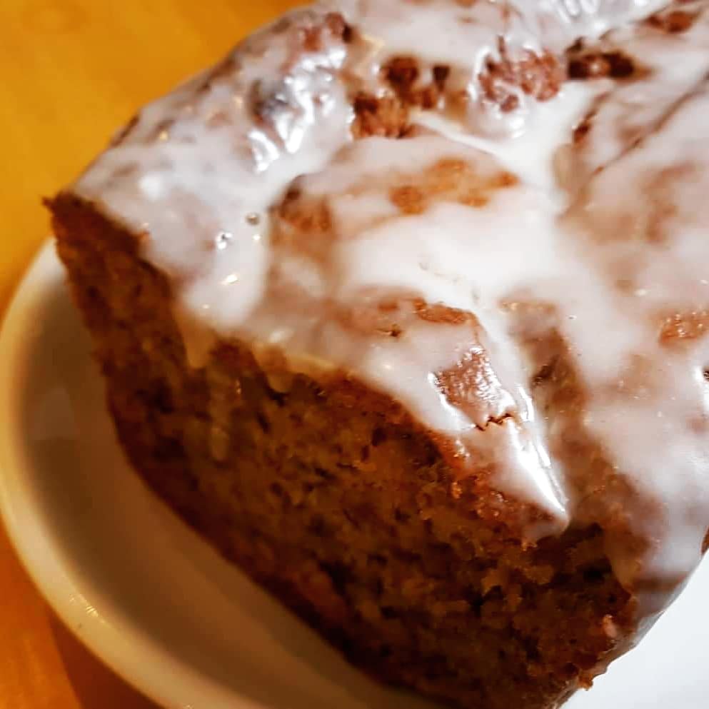 goodthymecafe_'s tweet photo. Our delicious banana bread and raspberry scones are waiting for you! #LouthChat #drogheda #bananabread #scones #raspberryscones https://t.co/oqWMAzs9cD
