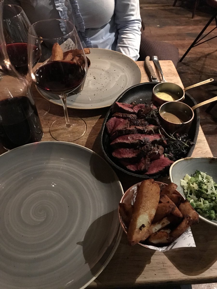 Farrierforbes's tweet image. City slickers this weekend for a change, with the afternoon/evening in Edinburgh, great meal in @Monteithsclose then even went to ikea to some adult shopping with @ChloeThornton12