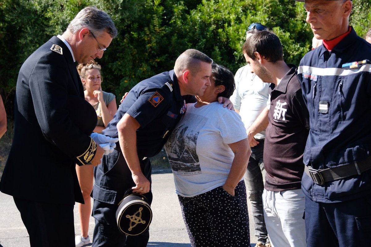 riisc_7's tweet image. #Hommage au sergent NAUDE, mort au feu le 28 août 1989 sur la commune de Saint-Florent. Son courage, son dévouement et son sacrifice sont ainsi mis à l’honneur en présence de sa famille et de ses frères d’armes. Nous ne l’oublions pas.  #FiersDeNosSapeurs  #uiisc5 #ForMiSc