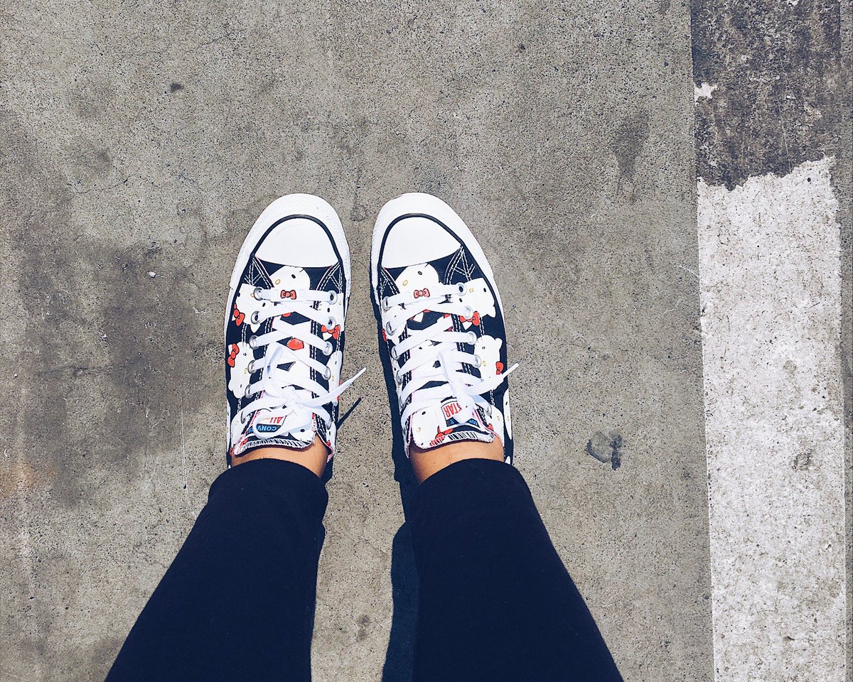 MishGov's tweet photo. Can we appreciate my #HelloKittyxConverse shoes please!? @Converse coming through with the collabs! ๐๐คฉ https://t.co/muhKKFm0dy