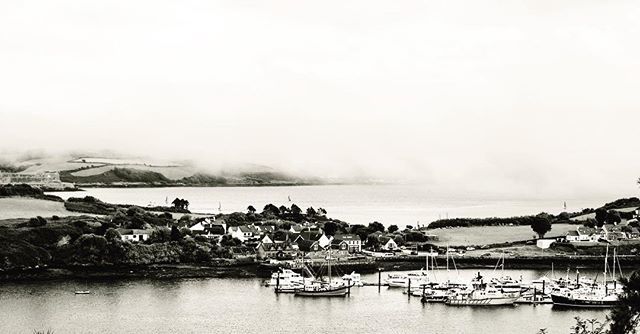 DarOSull's tweet photo. One of the last days of summer, fog rolling in over the Kinsale coast. #kinsale #kinsaleireland #cork #corkireland #ireland #ig_ireland #blackandwhite #instagood #igbw #canon #canonphotography #irish #boat #water https://t.co/ZKZKLkLBmJ https://t.co/sUkGcFUpqz