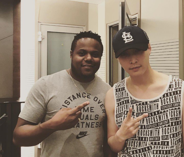 EXOEcuador_OFc's tweet photo. ◆[ OFICIAL ~ 180828 ] Actualización de la cuenta de Hookman con #Lay 

Necesito un corte de cabello. 
Yo &amp; @zyxzjs #exo #exoMonster #exooverdose #exolotto #exolay

🦄 https://t.co/UfSH3ckCfO

#EXO #엑소 @weareoneEXO @LAY_zhang_

#EXO_COMINGSOON #weareoneEXO  

Kkaebsong ✨ https://t.co/PhF4w3orPp