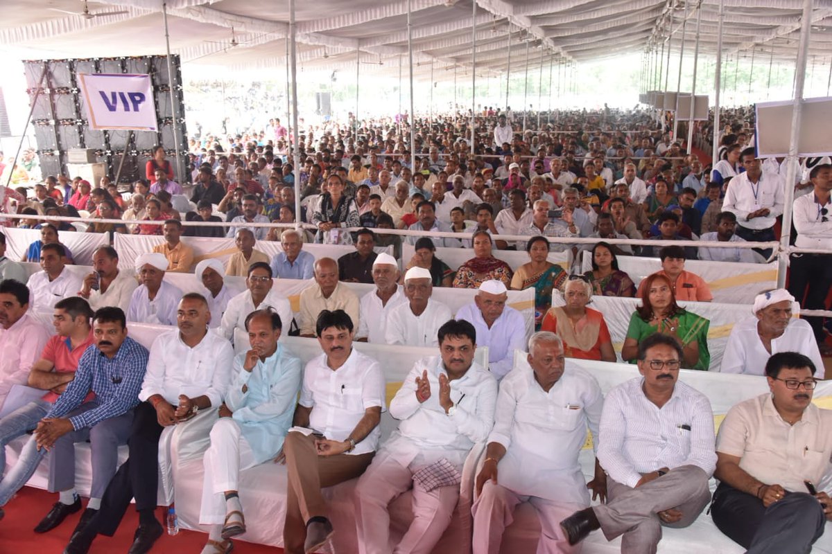 JKPatelGujarat's tweet photo. દિવ્યાંગજનો માટે વિનામૂલ્યે સાધન સહાય વિતરણ કાર્યક્રમ અંતર્ગત કેન્દ્રીય મંત્રી શ્રી થાવરચંદ ગેહલોત ના હસ્તે ૨૭૯૧ દીવ્યાંગજનો ને ૨ કરોડ ૨૦ લાખ ના ટ્રાઈસીકલ, વ્હીલચેર, હિયરીંગ એઇડ, એમ. આર. કીટ, કૃત્રિમ હાથ પગ, સ્માર્ટ ફોન, સ્માર્ટ સ્ટીક જેવા વિવિધ સાધનો નું વિતરણ.
#empowerdivyang https://t.co/AqrZu87G9f