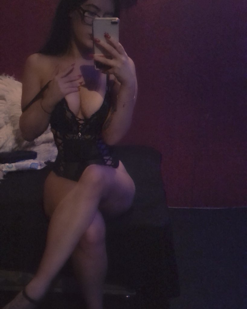 brooklynrosexx's tweet photo. Are you subscribed to my OnlyFans? New POV content going up tomorrow that you do not want to miss. Why not treat yourself to a monthly subscription where you get access only XXX content from yours truly? 

https://t.co/aZOAs8E6G9 https://t.co/b43BYnBOho
