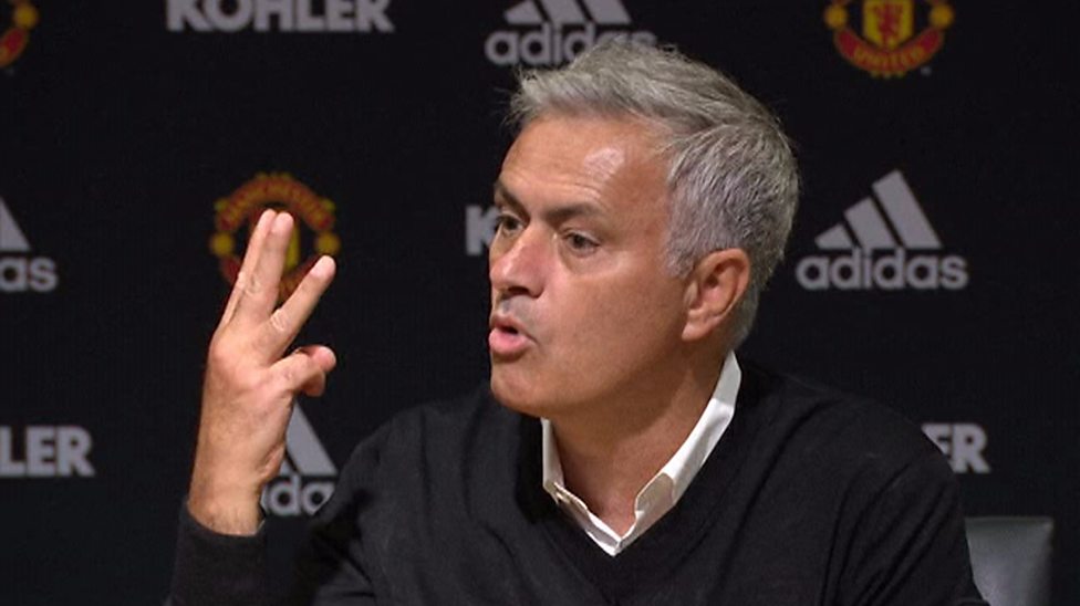 LostInFutbol's tweet photo. 🚨New episode🚨

Mourinho humbled, Napoli comeback, Espanyol shock, Betis continue slow start, Dortmund comeback win &amp; more (feat @Nenetey_101 &amp; Dhruv Malhotra)

🍏: https://t.co/vBYijuNDjn

🎵: https://t.co/jiePiHfd3s 

#LostInFootballPod https://t.co/NCR4D5eBJl