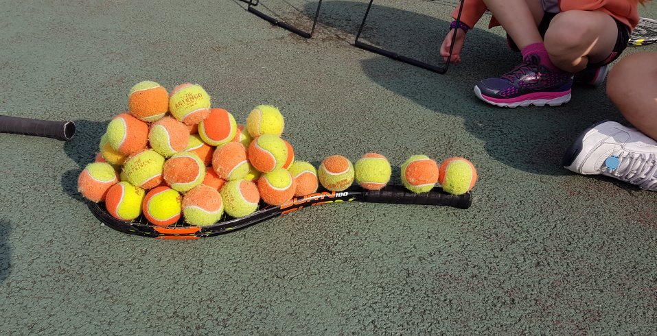 TennisMab's tweet photo. #RacketChallenge 48 orange balls 💪 who's going to beat that??
#challenge #Camplife #HazelGrove https://t.co/cpvIoWHXIL