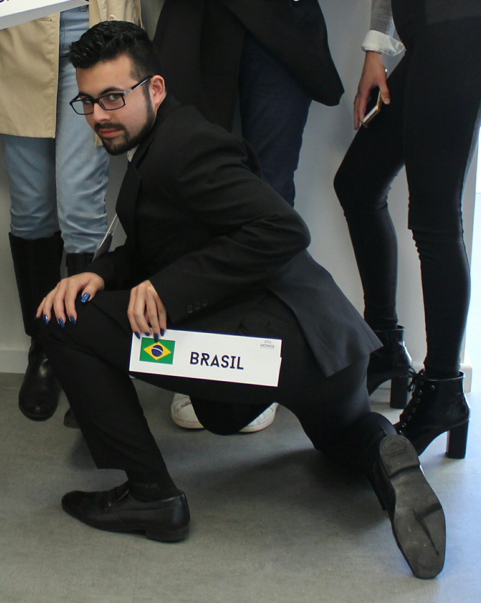 PressMundo's tweet photo. - A pessoa que eu falei no @SpottedMundo tá vindo. O que eu faço?!
- Haja naturalmente. https://t.co/8PmLfDCEL0