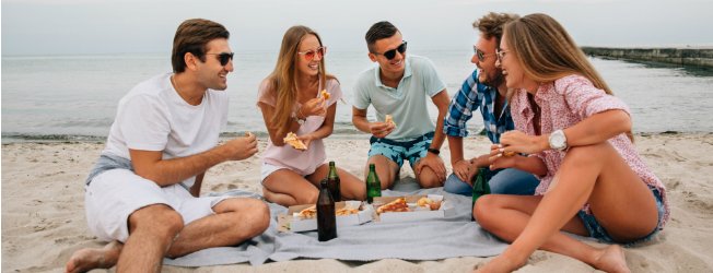 Cervecear's tweet photo. Repasamos los mejores hitos cerveceros del verano con los que hemos pasado buenos momentos y nos han hecho imaginarnos unas vacaciones geniales. ¡Entra para leerlo! ➡️ https://t.co/RZG9upVA7Z https://t.co/n2ECAzyiGm