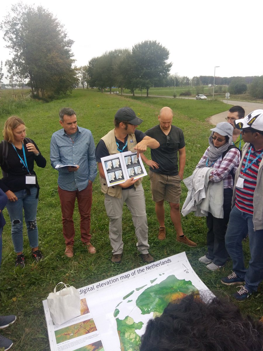 UUGeo's tweet photo. RT @alessio_r_: Kim Cohen explaining the Holocene evolution of the Dutch coast @iSLR18 #iSLR18 https://t.co/yqs5vJnJKL