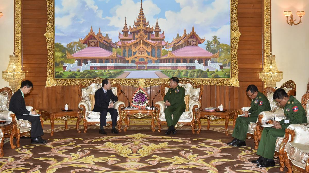 တပ္မေတာ္ကာကြယ္ေရးဦးစီးခ်ဳပ္ ဗိုလ္ခ်ဳပ္မွဴးႀကီး မင္းေအာင္လႈိင္ ျမန္မာႏုိင္ငံဆုိင္ရာ ဂ်ပန္ႏိုင္ငံသံအမတ္ႀကီး H.E. Mr. Ichiro MARUYAMA အား လက္ခံေတြ႕ဆုံ 

 ေနျပည္ေတာ္၊ ၾသဂုတ္ - ၂၈ 

 goo.gl/zMsX1G