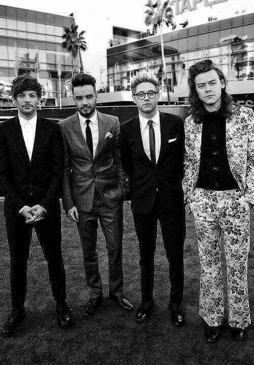 suprenanthes's tweet photo. spell your name using one direction songs https://t.co/lgjdRf1nOg