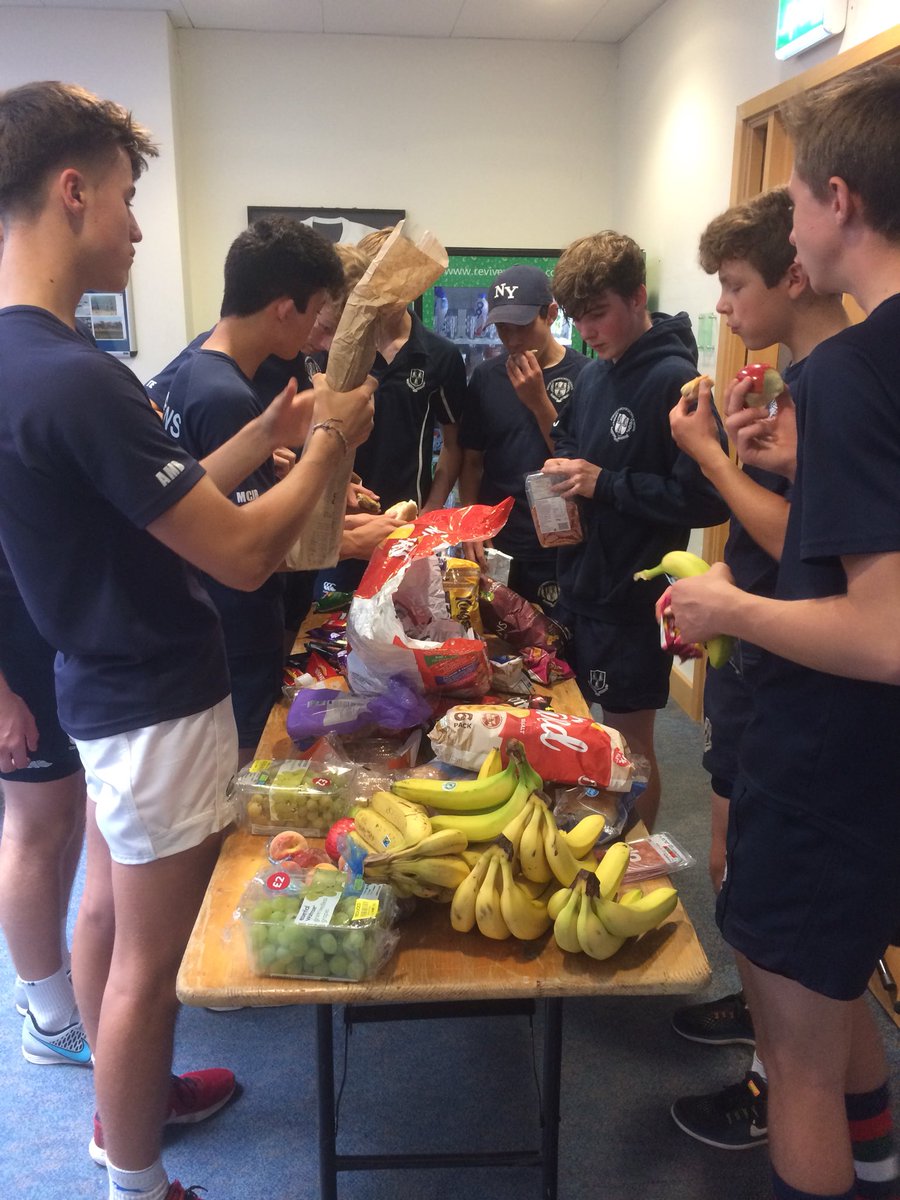 BWSRugby's tweet image. U16 Pre-season. Logistical challenges #sharedlunch #bettermen