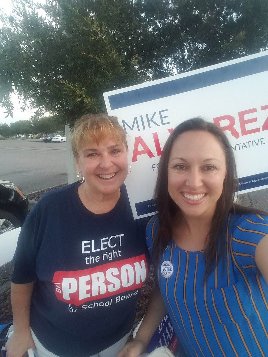 writeon4611's tweet photo. What a great surprise! @missykeller19 @HillsboroughCTA it was such a nice blessing to see you at my voting spot. Smooches! #worldchangers #checkthecontract #UnionStrong #hillsboroughcta https://t.co/fHytSK6nDX