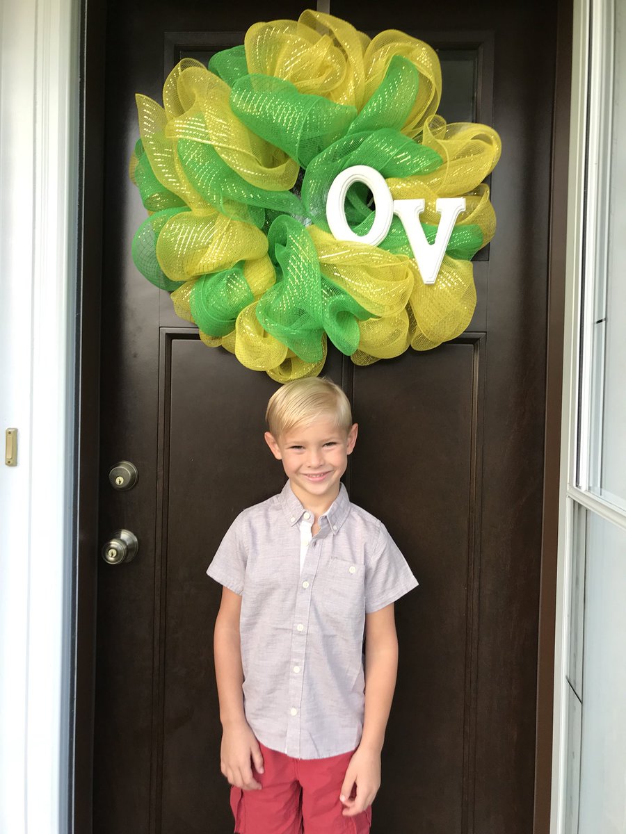 KSpenceVA's tweet photo. #firstdayfairfax #firstgrade #oakvieweagles https://t.co/pl2jHN6itS