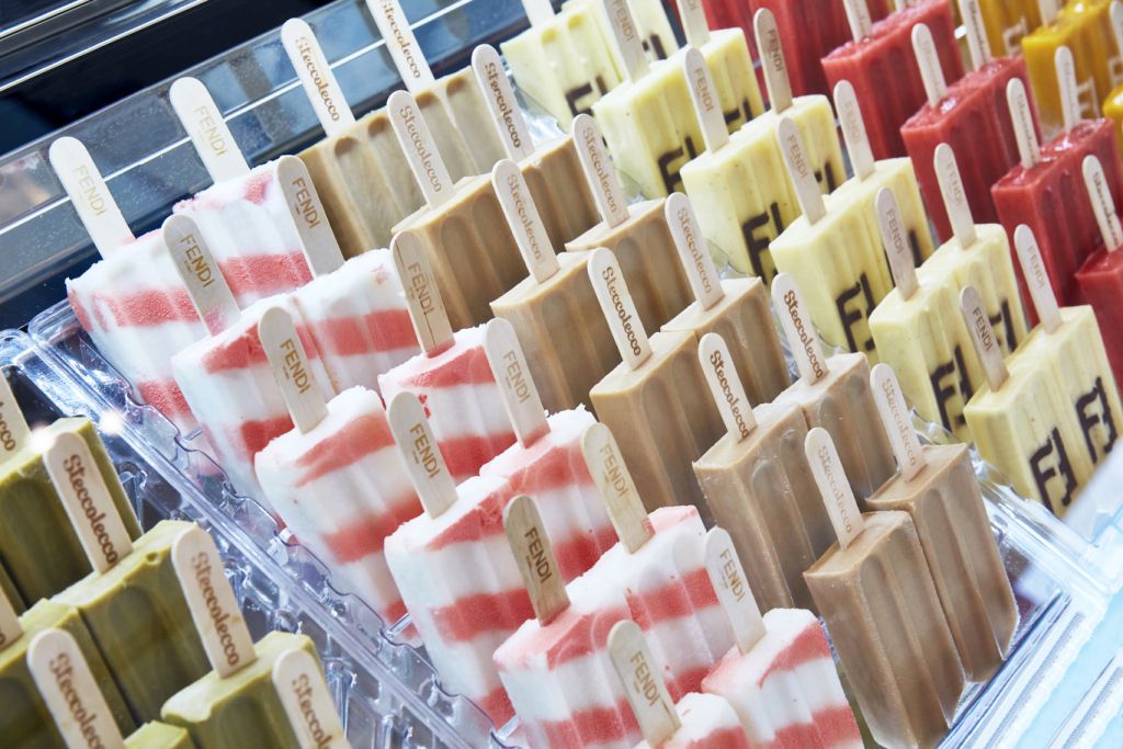 Kokoroglobal's tweet photo. https://t.co/PJHhtpw6h5 #Fendi immersing shoppers by recreating the feel of a traditional Roman piazza in @Selfridges corner shop – complete with branded @Steccolecco ice lollies and customised postcards #ABA5Drivers #customerexperience @Fendi 🍨 https://t.co/rzpl4D2uX7