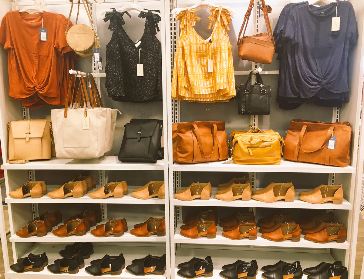 Who else is obsessed with these Universal Thread Fall colors?! 😍 Come to #T1818 to find your fav outfit today! 🍁🍂