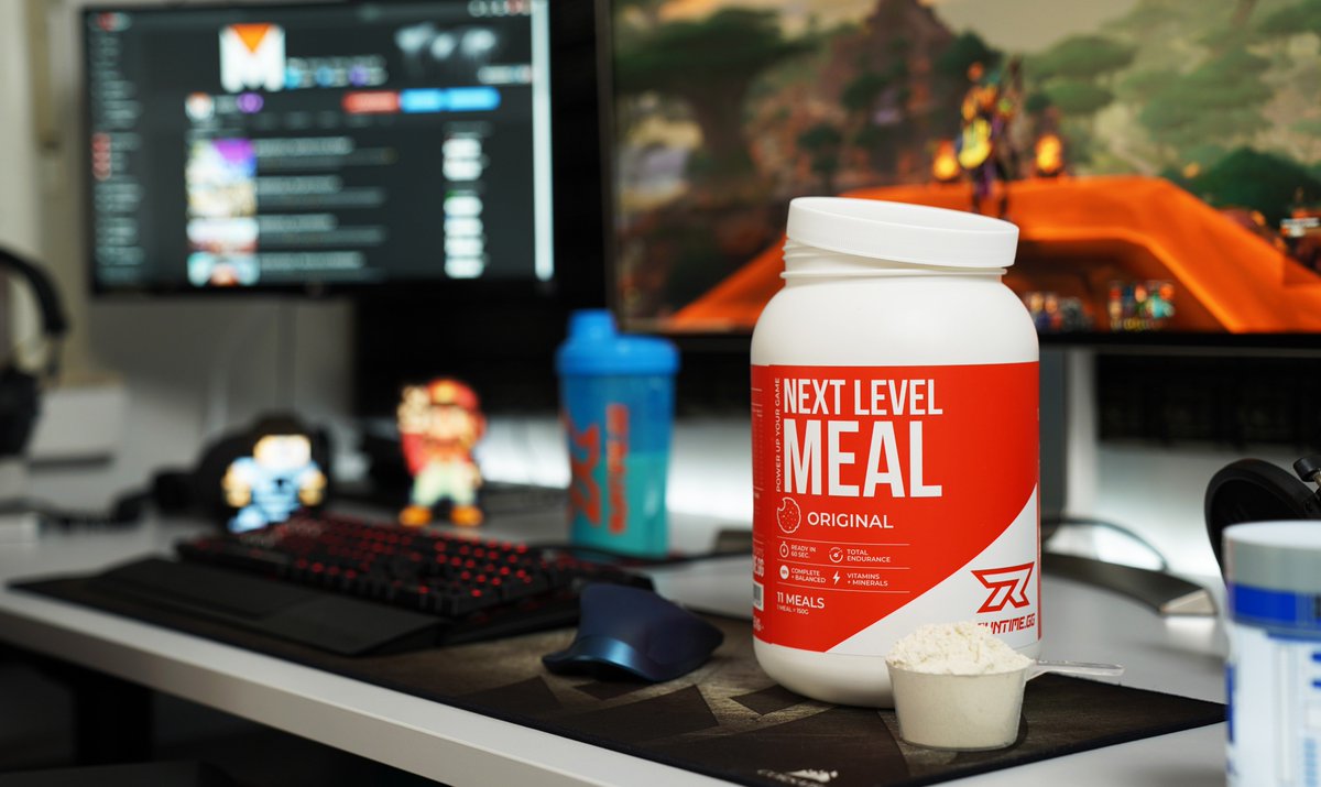 mpoxDE's tweet photo. Das @RuntimeGG #NextLevelMeal gibt es jetzt auch in rieeesigen Eimern. Wer zusätzlich 10% sparen will, nutzt den Gutscheincode "MPOX" https://t.co/zelGBKl6cF - Und wer kein Plan hat was das Zeug kann, hier, guckst du mein Video: https://t.co/unRSkkFPzj #werbung #krassespulver https://t.co/ul42N1LT5I