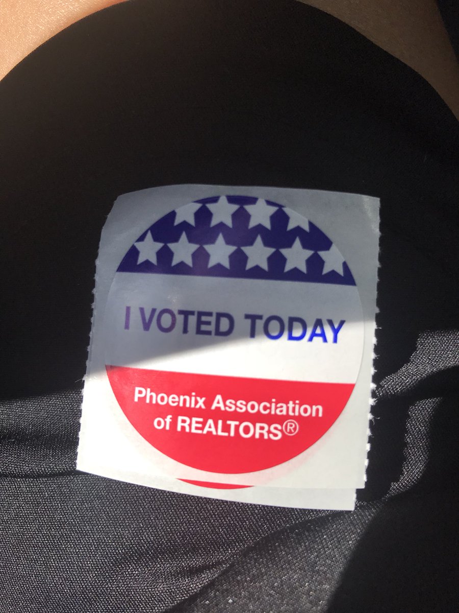 Vantastix's tweet photo. Workout, PSL, and Voted! 🤗#arizonavoting #VoteBlue2018 #Starbucks #fitness https://t.co/ZMOer7F5hT