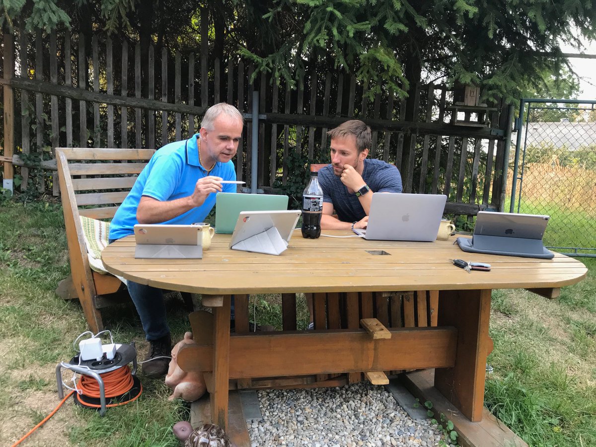 Libor_Klubal's tweet photo. Pořád se na něčem pracuje spolecne s @VojtechGybas #kik #pdf #osu #univerzita #prace #mac #outdooroffice #appleoffice https://t.co/9EcFTd9BUM