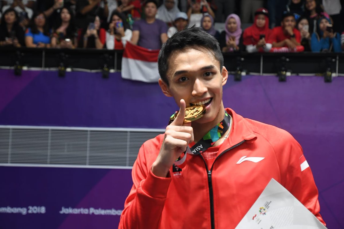 cupppcakeee___'s tweet photo. "Yg ini udah selesai, tinggal naik podium, turun dari podium saya bukan juara lagi, karena kita masih akan berjuang dari awal untuk pertandingan selanjutnya." - Jonatan Christie 

Tetap rendah hati, Jo!!
#AsianGames2018
#BadmintalkAsianGames 
#TerimakasihAtletku https://t.co/S91w7KzW5R