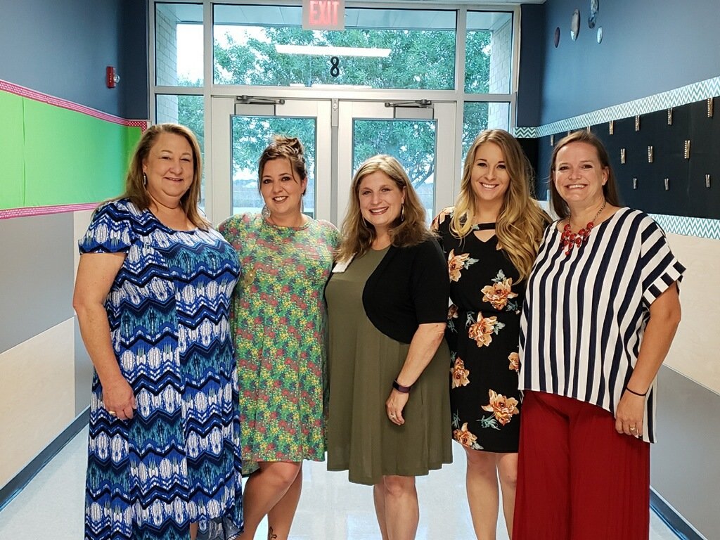jessi86higgins's tweet photo. Team 3rd grade is ready for day 1! #teamFES #eaglepride @FEScomal https://t.co/UfqXZOaPEz