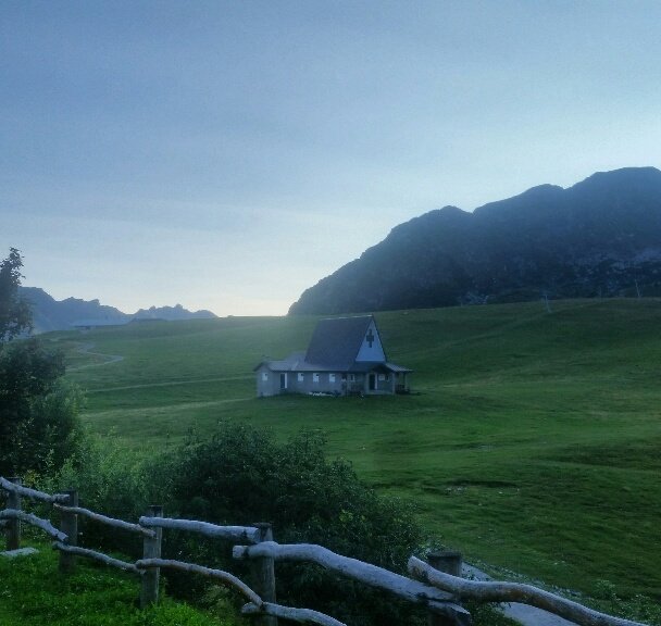 LapiumadiSimone's tweet photo. Riflessi di Cielo https://t.co/gItRGJsXge https://t.co/DJ4cPGfh26