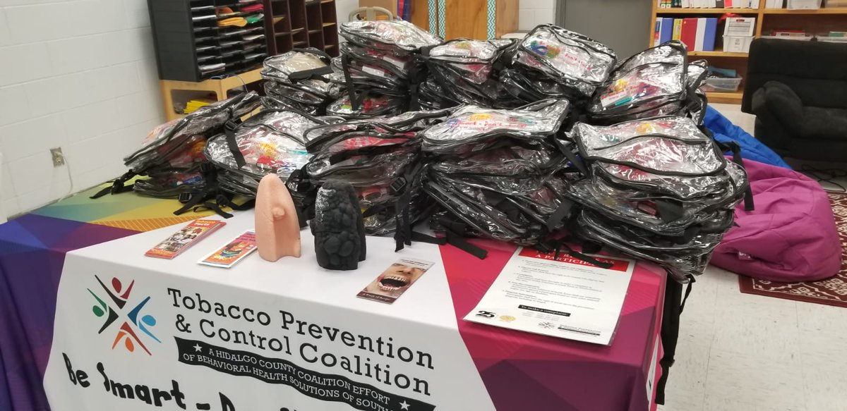 UNIDAD_TPCC's tweet photo. Students from Jose Borrego Middle School received back to school supplies and back packs. Each product contained information reminding them to stay tobacco free ! #UnidadTPCC https://t.co/Mn0mVkw49a