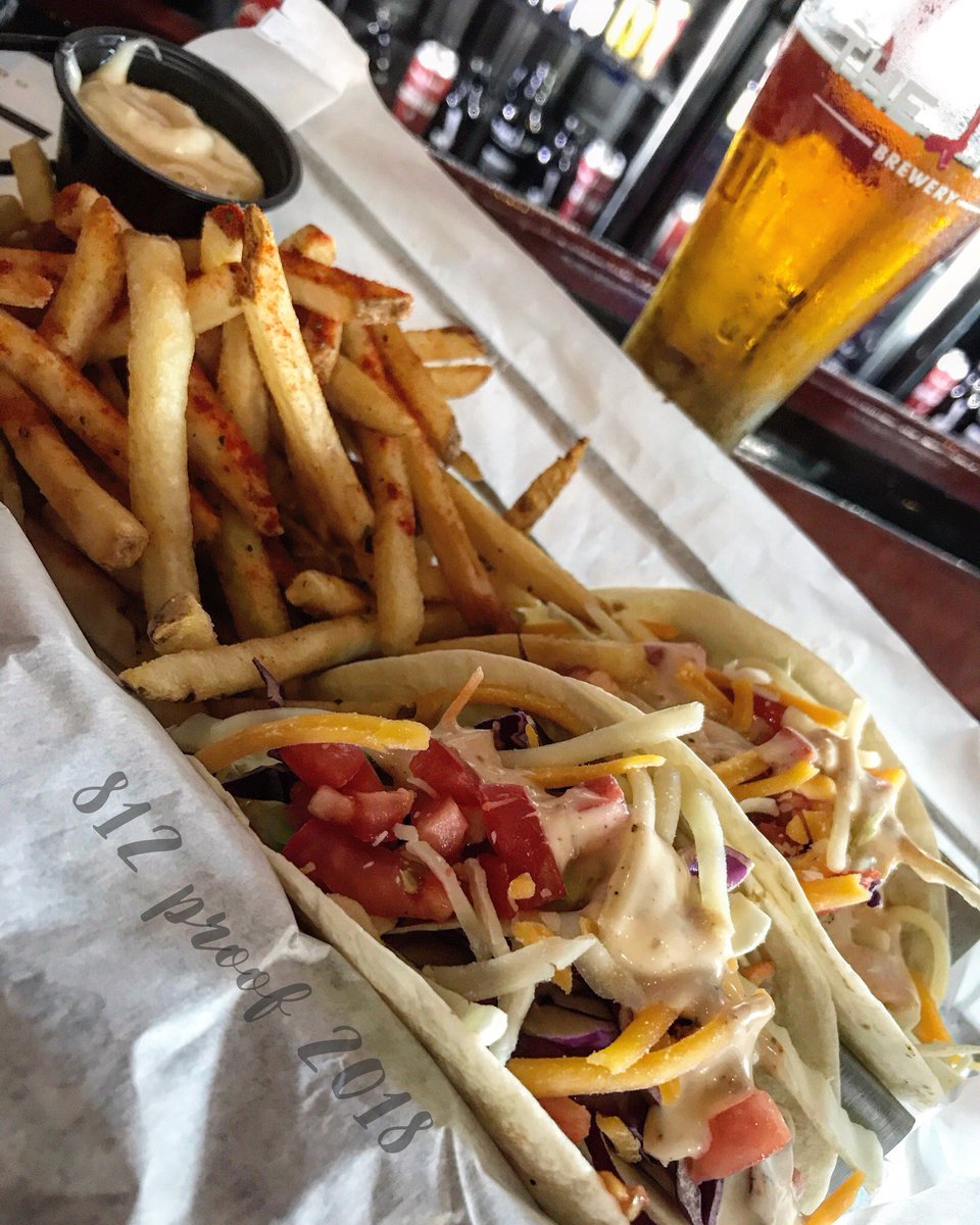 812Proof's tweet photo. Day off vibes. ✌🏻🌮🍺
•
#tacotuesday #dayoffvibes #thetap #thetapbloomington #thetapbrewery #tapfries #illbehealthytomorrow #givemeallthetacos @TheTapBeer @TheTapBtown @IndianaOnTap https://t.co/OOZKCucTvI