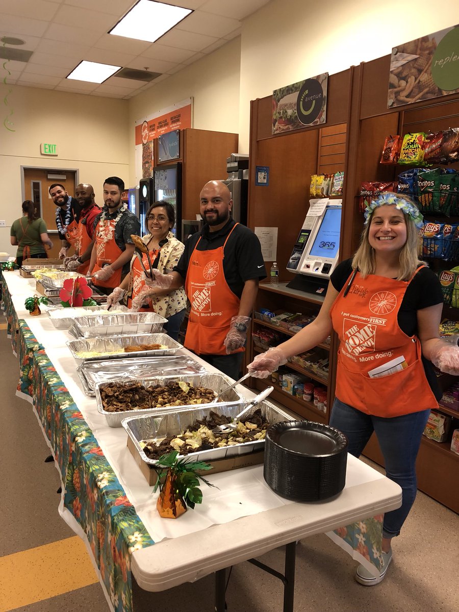 5087Rdc's tweet photo. Celebrating Hawaiian week in Redlands https://t.co/WTbZMyMQoy