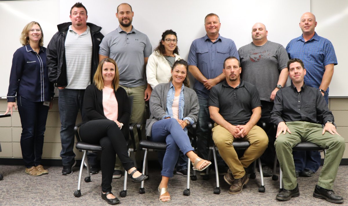 reginapolice's tweet image. Say &quot;cheese!&quot; The new school year is almost here and our School Resource Officers are ready to roll! #classpicture #pearlywhites @RCSD_No81 @RegPublicSchool