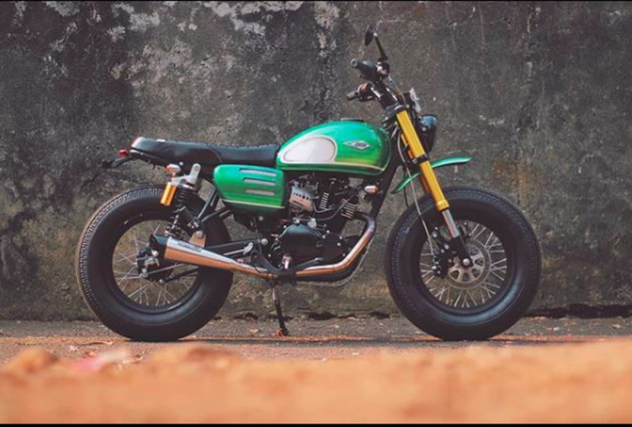 detikcom's tweet photo. Biar Dimodif Motor Kustom Terbaru Jokowi Dijamin Nggak Bodong https://t.co/WzBkyoiqv3 via @detikoto https://t.co/qJGSmqxSn7