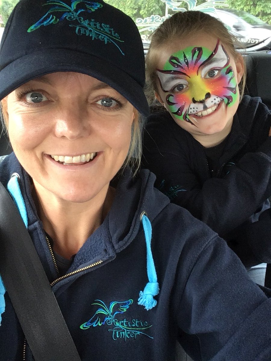 ArtisticTinker's tweet photo. @RNLI £8000 raised for you in loving memory of my Mum @StDavidsRNLI see you soon 💛 #Tinkerarmy #thisoneisformymum https://t.co/42WSIUxDeo